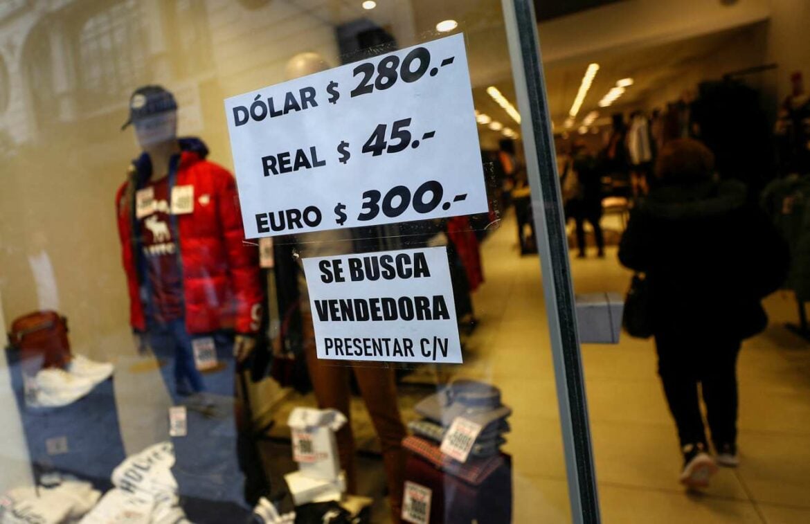 Argentinski pezos na crnom tržištu pada
