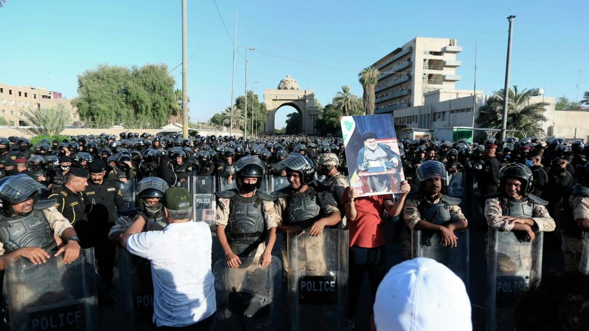 Demonstranti u Bagdadu upali u zgradu parlamenta