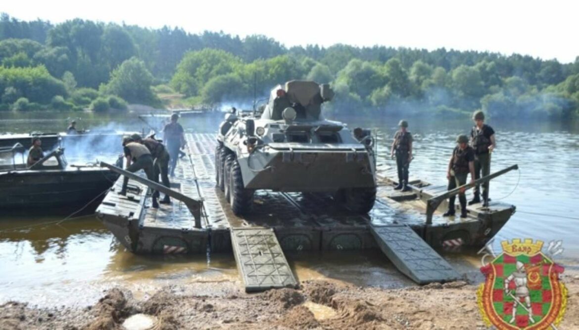 Beloruske snage se obučavaju za postavljanje pontonskih prelaza