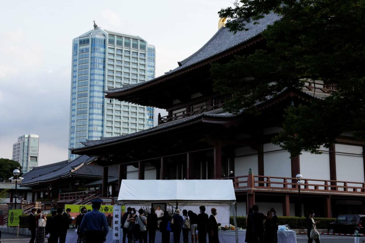 Japan se oprašta od ubijenog Šinza Abea, premijera sa najdužim stažem