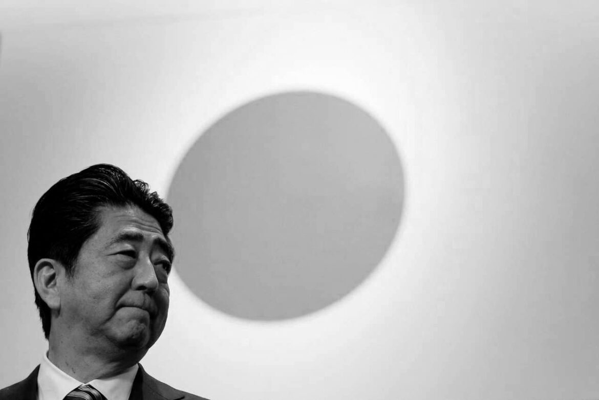 Mediji: Preminuo Šinzo Abe