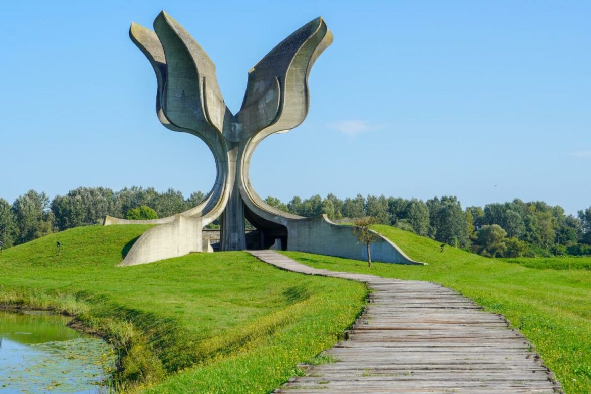 Vučić: Podneo sam tri zahteva za Jasenovac od septembra prošle godine