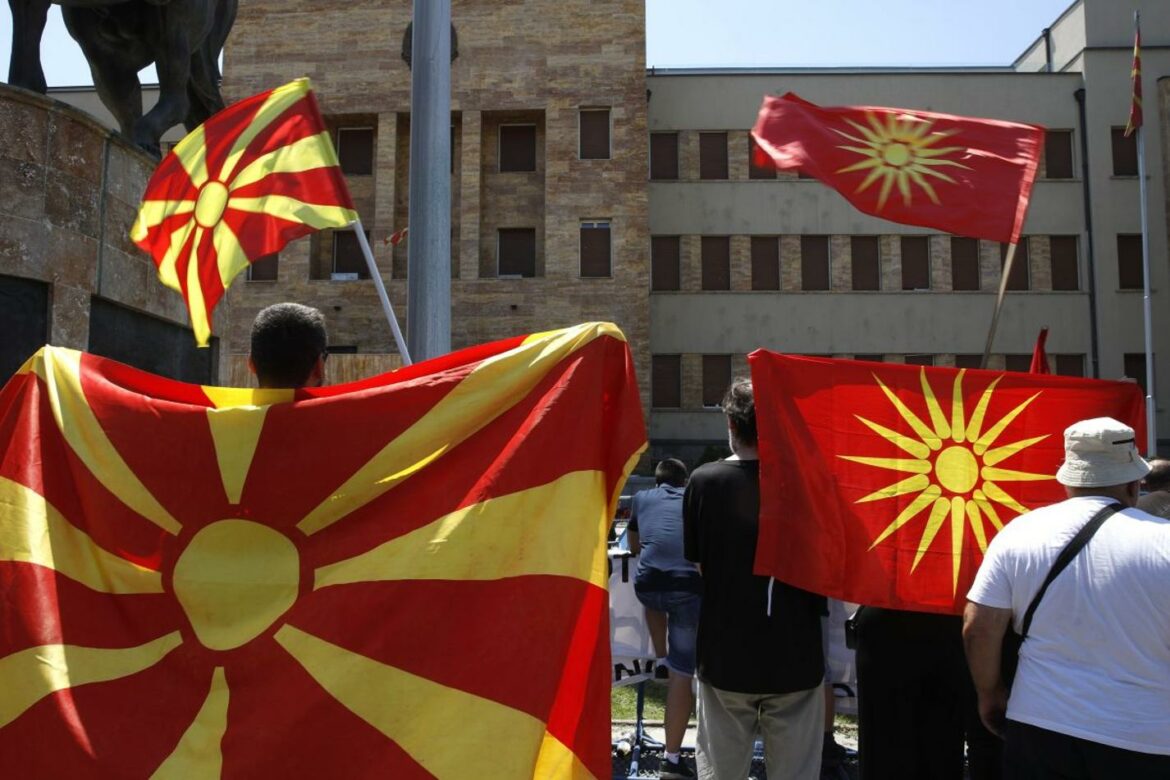 Lider makedonske opozicije: Narod da ne očajava, borba se nastavlja