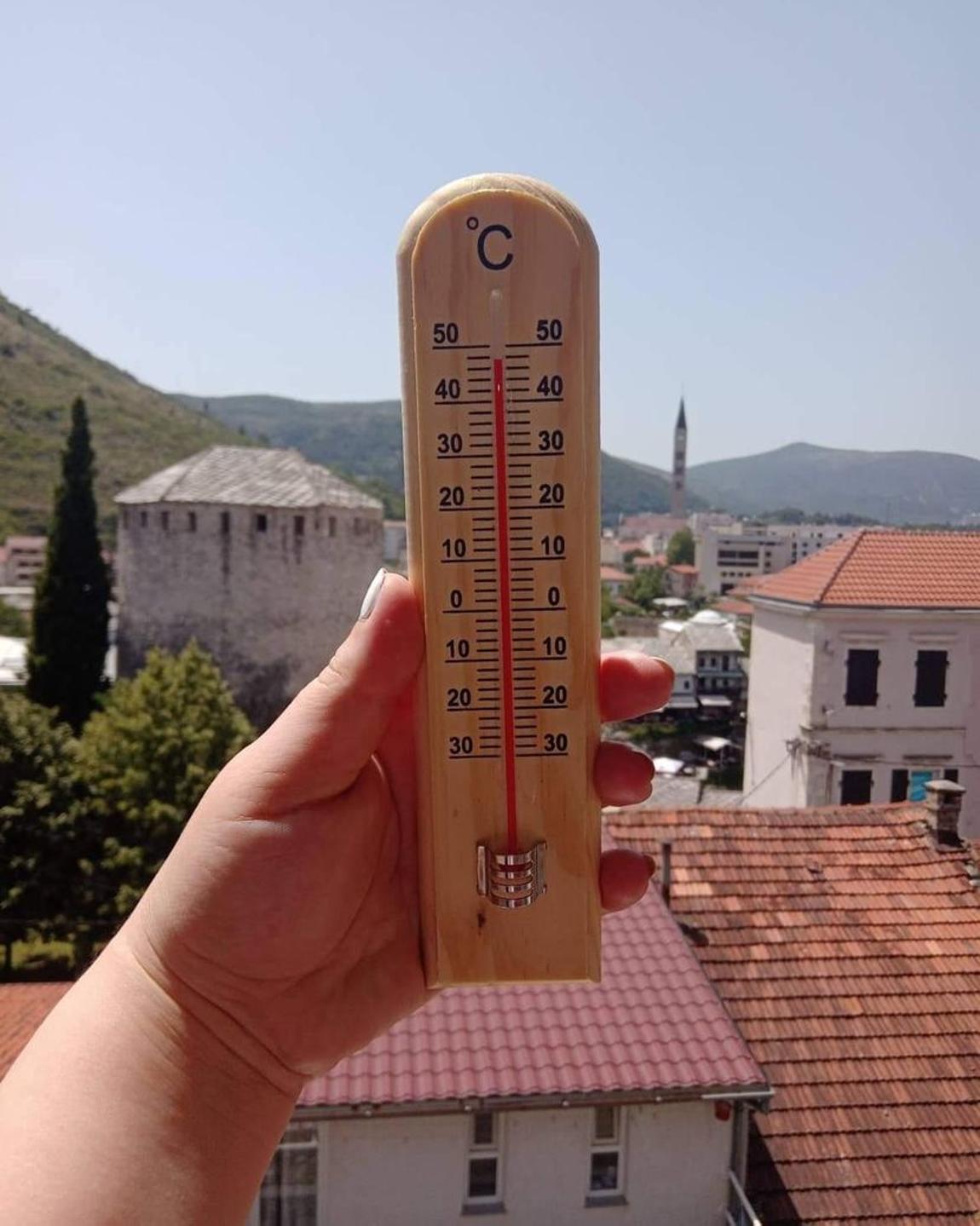 Mostar: Ispod Starog mosta izmereno 50 stepeni Celzijusovih