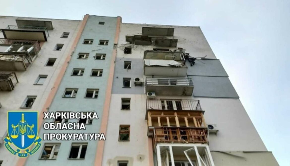 Neprijateljske rakete pogodile su dve stambene zgrade u Čuhujevu