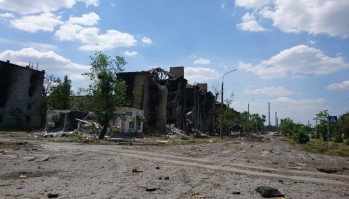 Rusi granatiraju sela oko Bilohorivka, gomilajući trupe