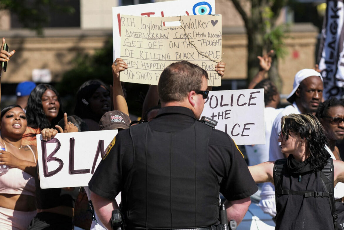 SAD: Akron uvodi policijski čas zbog protesta