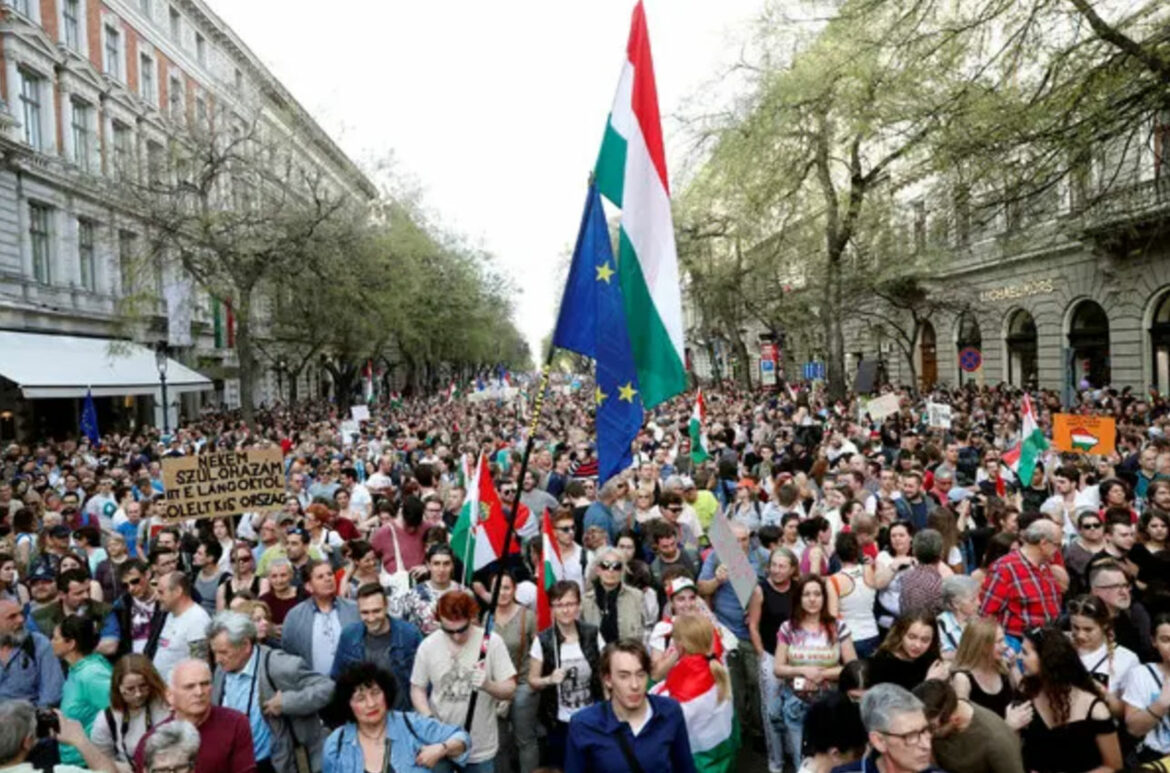 Protest u Budimpešti zbog povećanja poreza