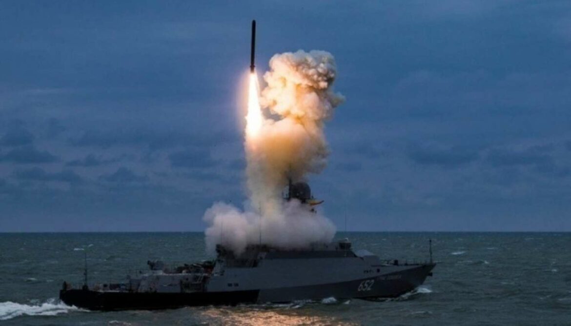 Rusija drži tri nosača raketa Kalibr u Crnom moru