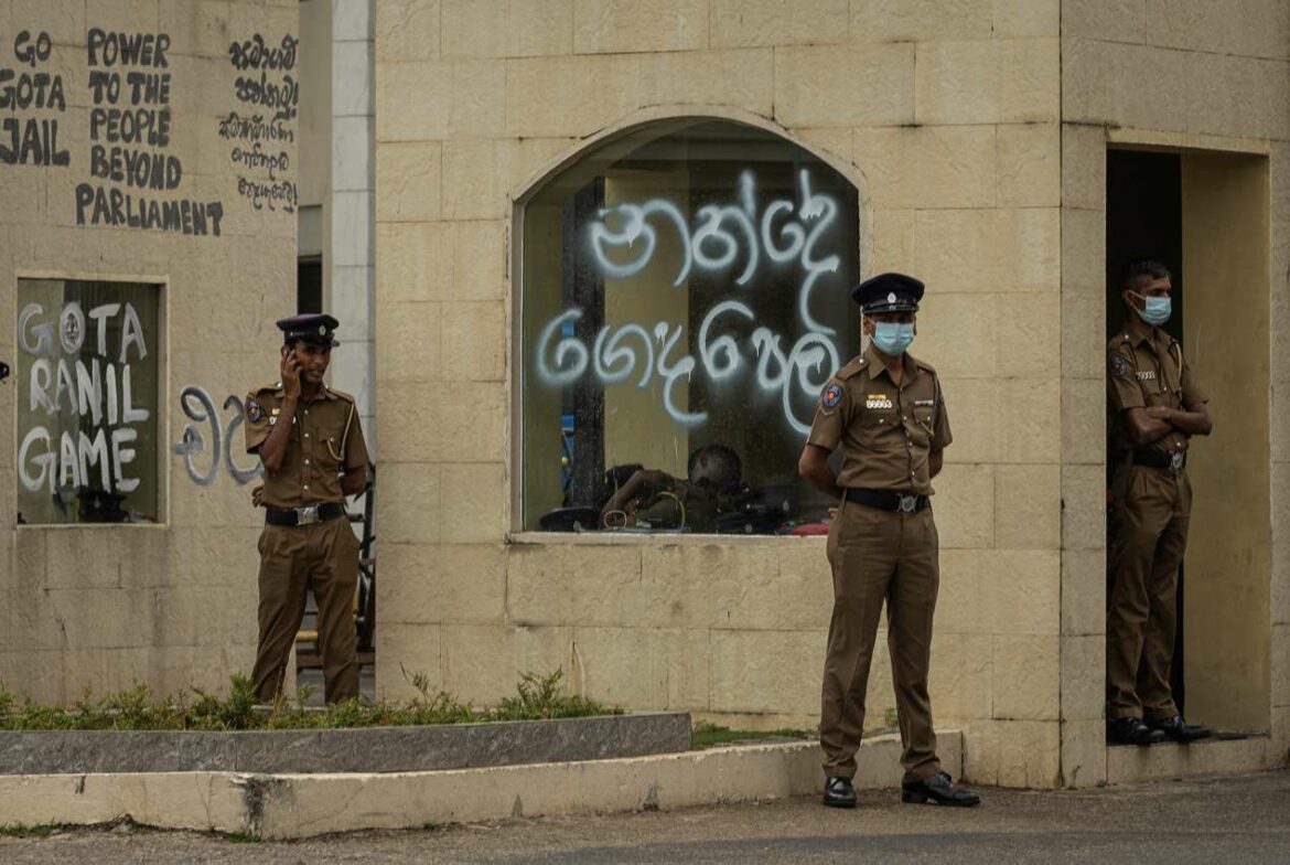 Snage bezbednosti Šri Lanke upale u protestni kamp