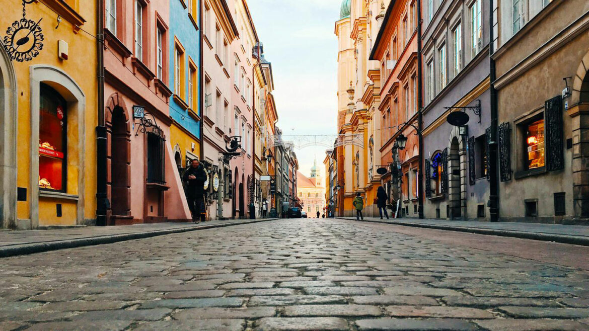 Čovek koji je doneo granatu u centar Varšave osumnjičen za terorizam