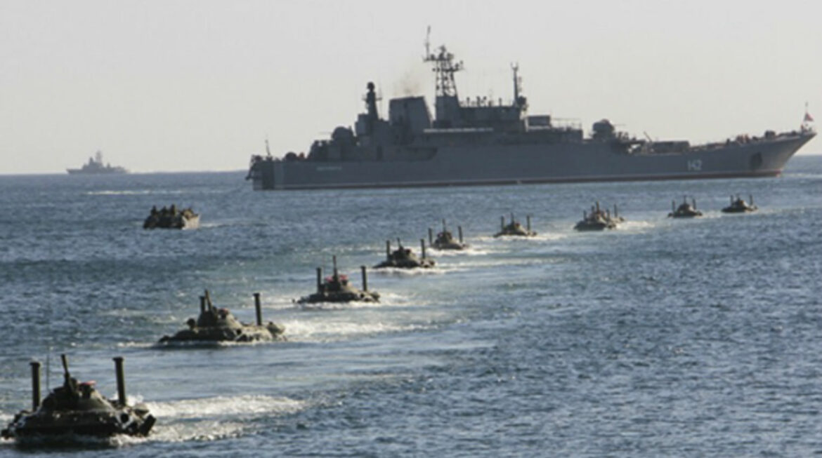 „Značajan broj“ ruskih ratnih brodova prešao je sa Krima u ruski Novorosijsk