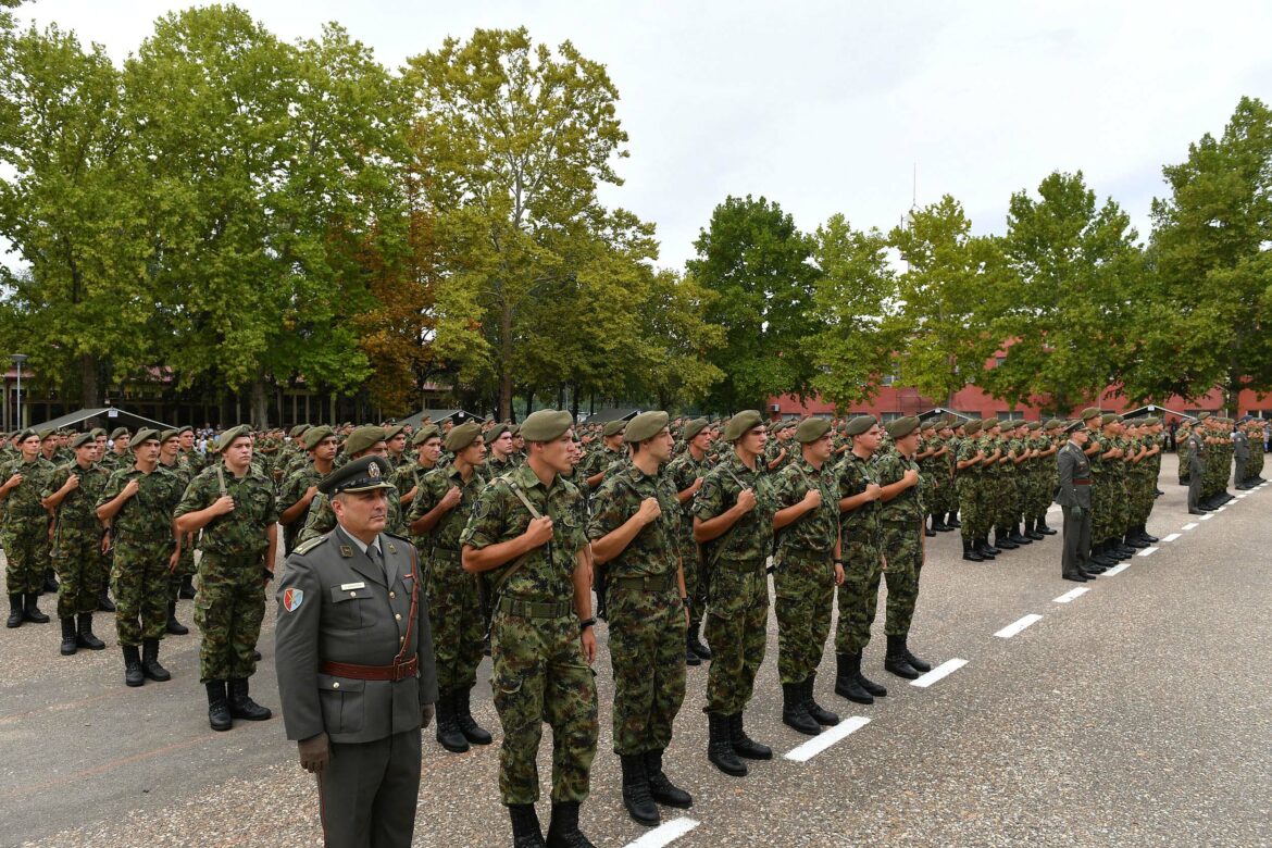 Ministarstvo pozvalo mladiće i devojke na dobrovoljno služenje vojnog roka
