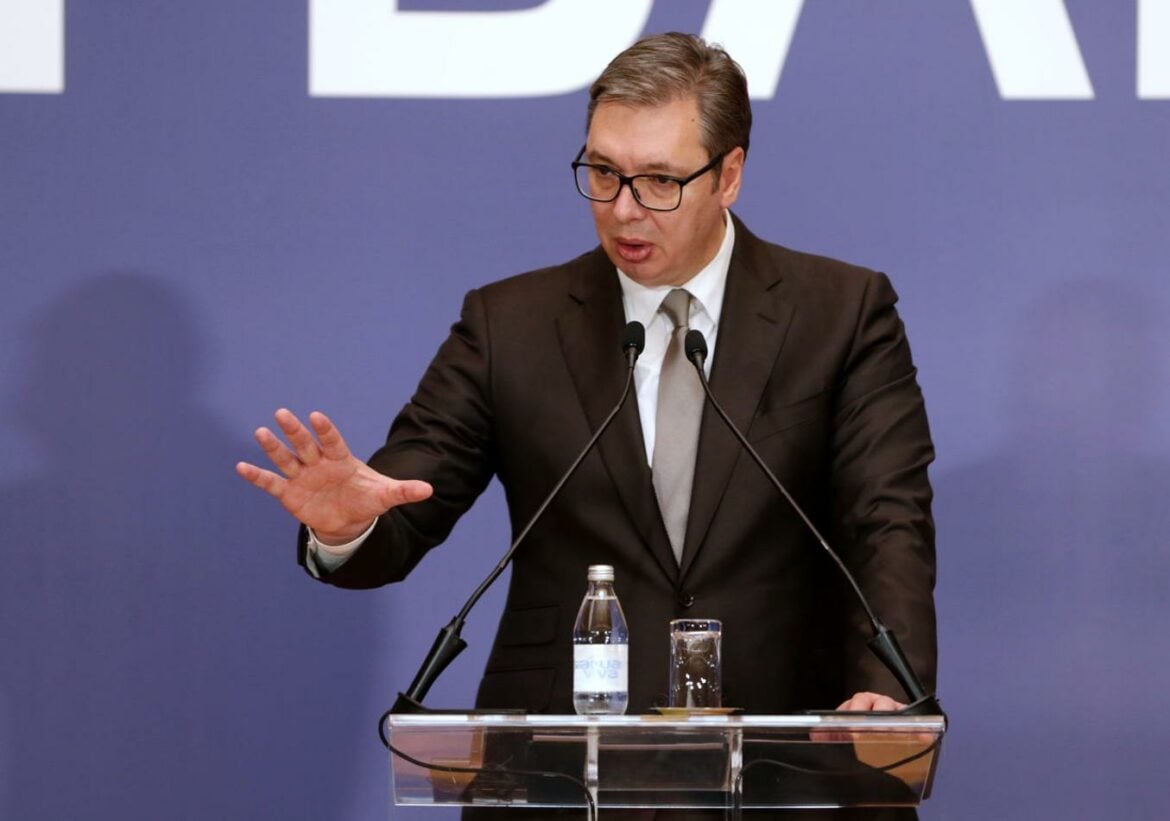 Vučić: Srbija ima problem sa obezbeđivanjem goriva, zabrana izvoza dizela