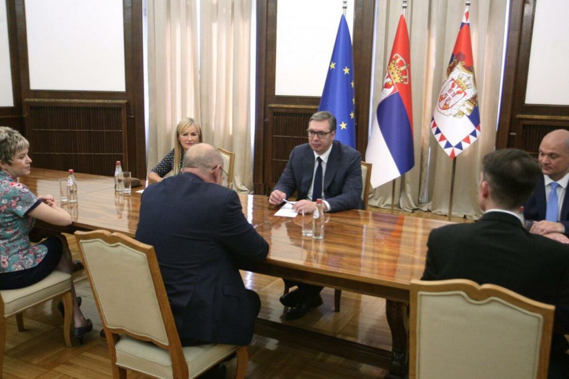 Vučić obavio konsultacije sa SVM i Zavetnicima, danas i Dveri