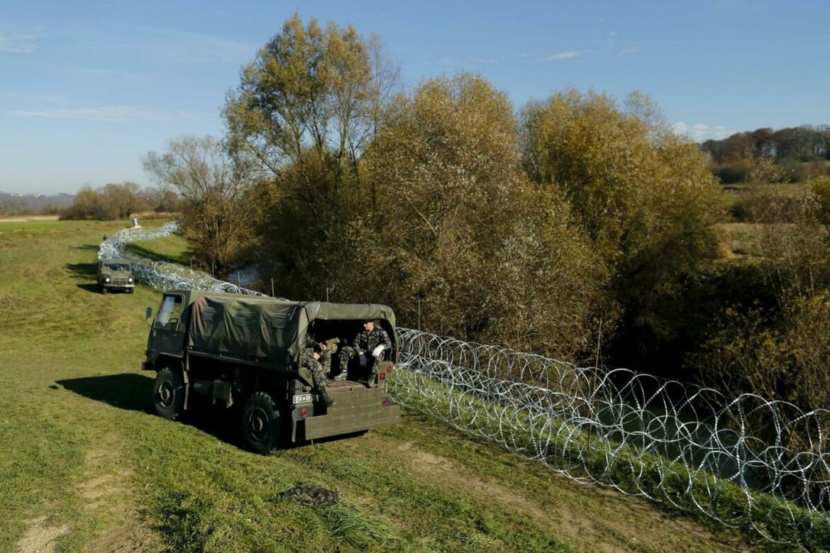 Slovenija počela da uklanja žičanu ogradu prema Hrvatskoj