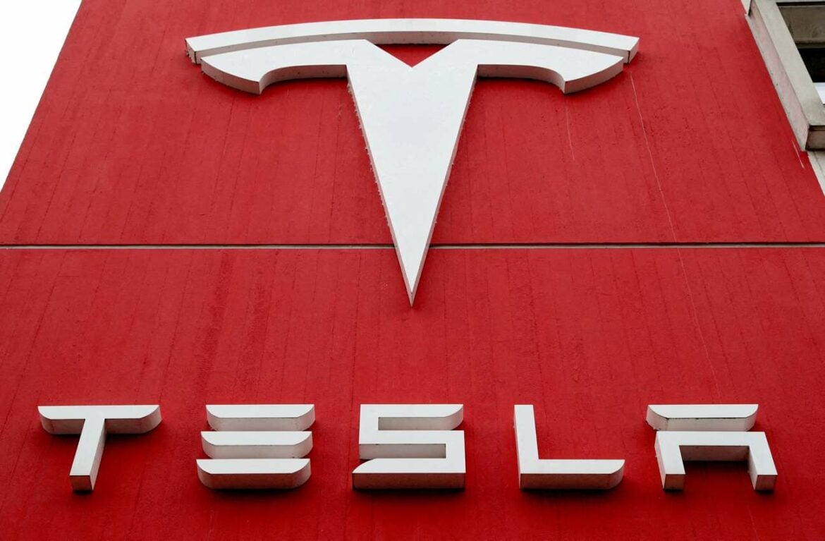 Tesla duguje 10,5 miliona dolara zbog fatalnog sudara