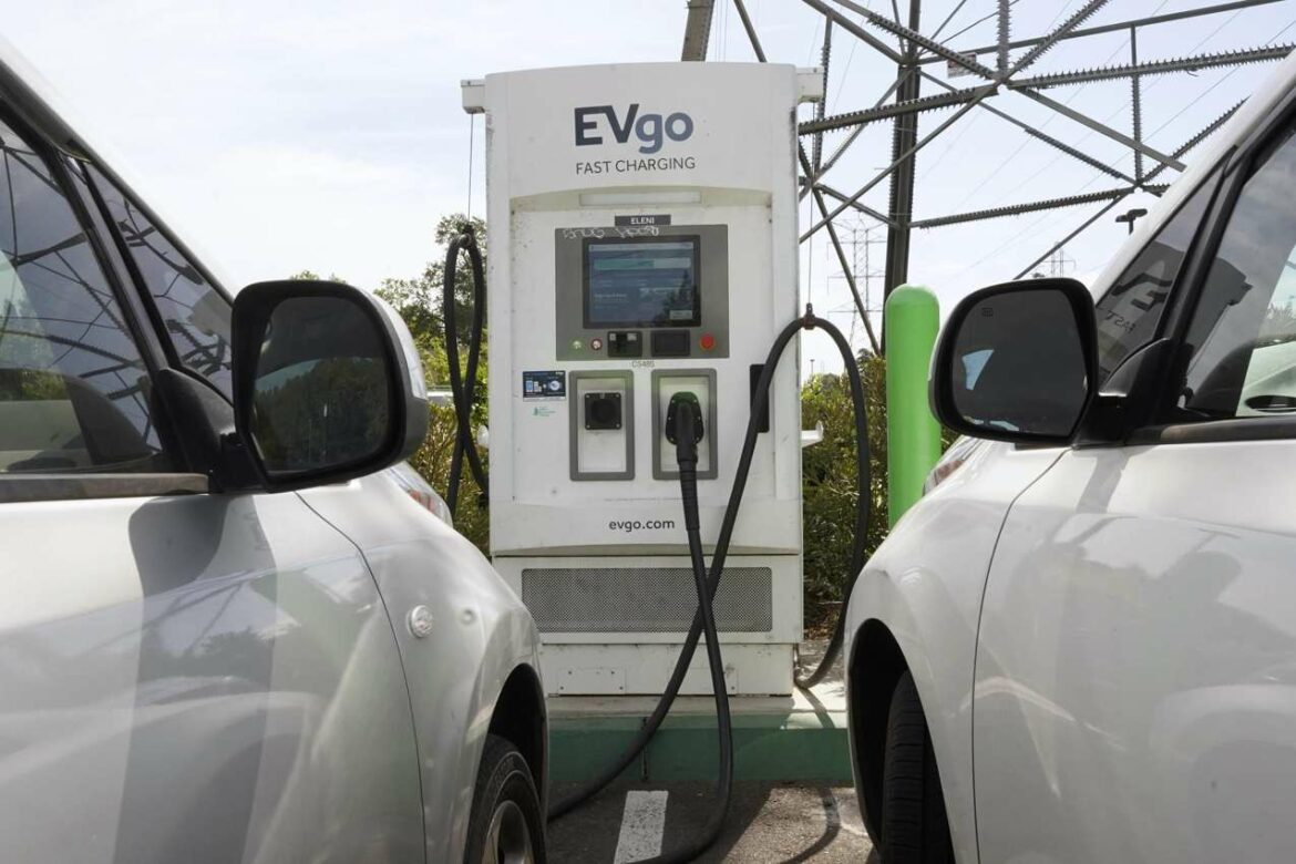 Kalifornija spremna da postepeno ukine prodaju novih automobila na gas
