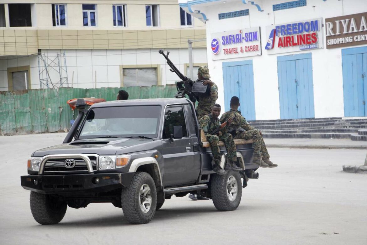 Najmanje 5 poginulih u bombaškom napadu na kafić u glavnom gradu Somalije