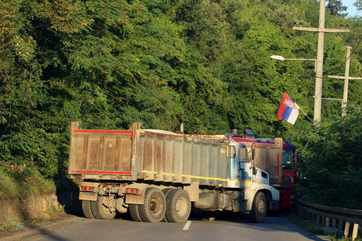 Počelo uklanjanje barikada na Kosovu