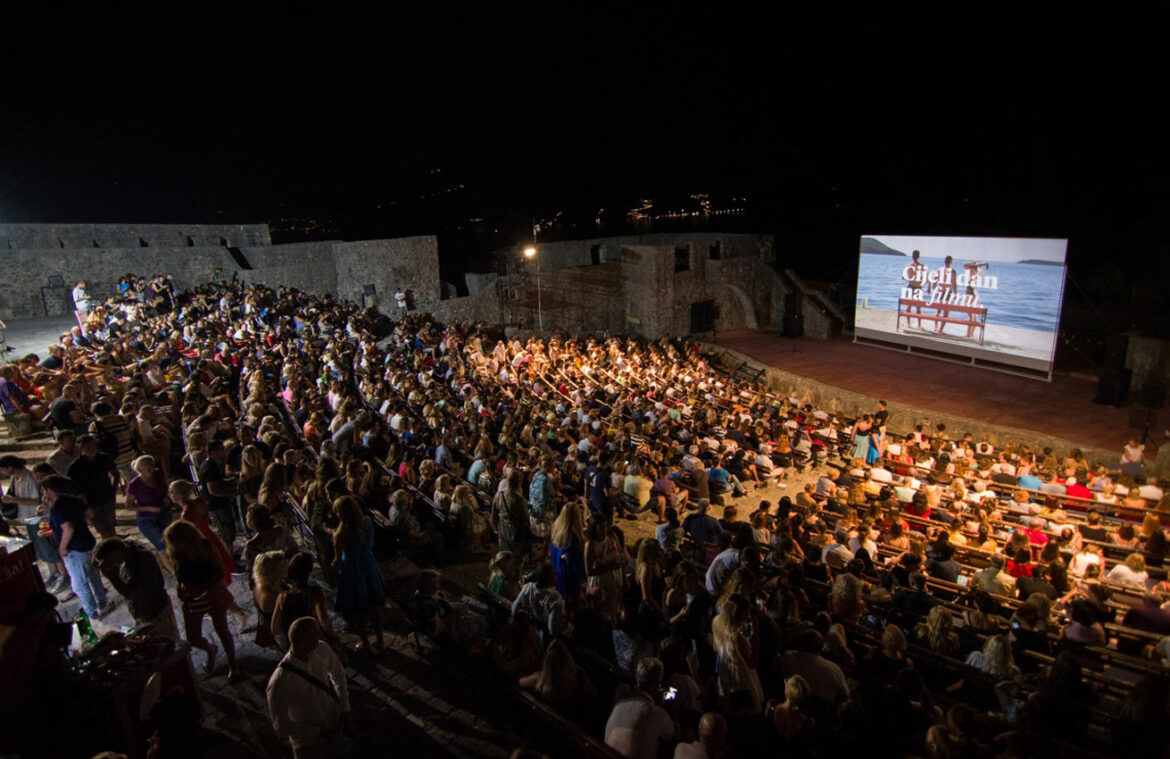 Herceg Novi: Velika zlatna mimoza pripala filmu “Stric”