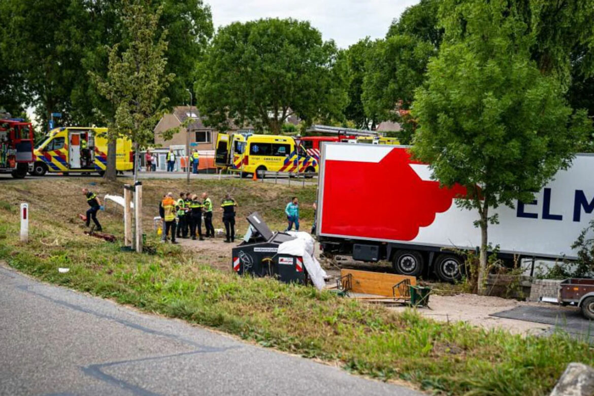 Holandija: Kamion sleteo sa puta, najmanje troje poginulih