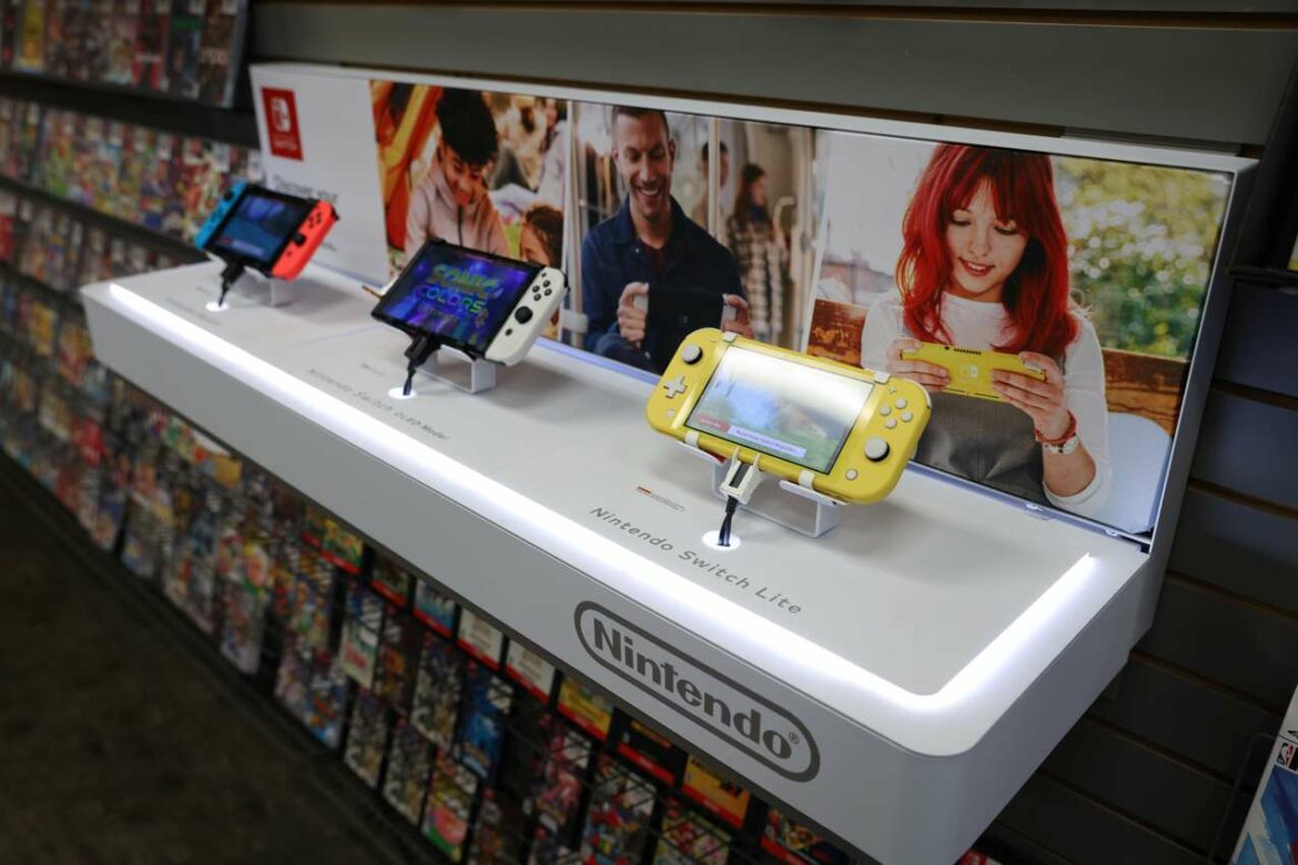 Akcije japanskih kompanija Nintendo, SoftBank i Sharp padaju