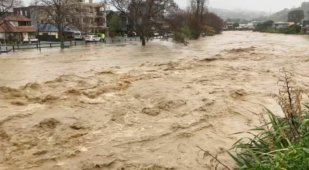 Obilne kiše pogodile Novi Zeland, stotine ljudi evakuisano