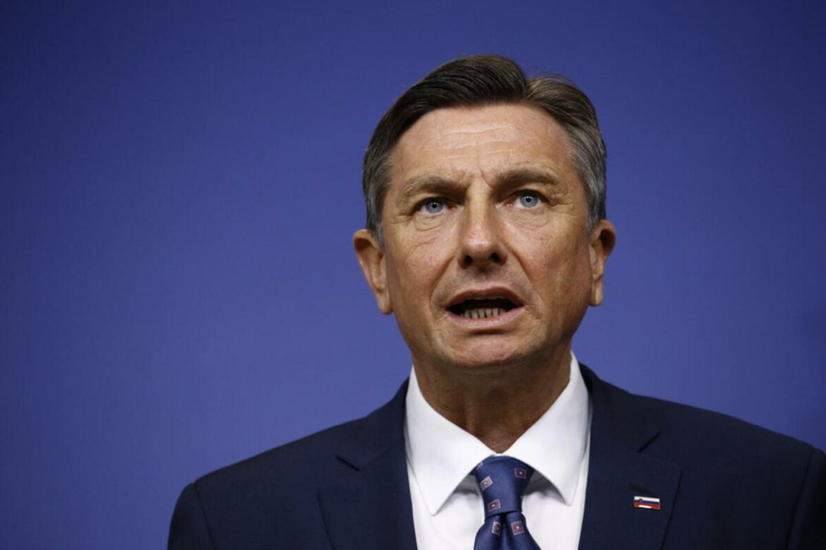 Delo: Pahor bi mogao da zameni Lajčaka na mestu specijalnog izaslanika EU