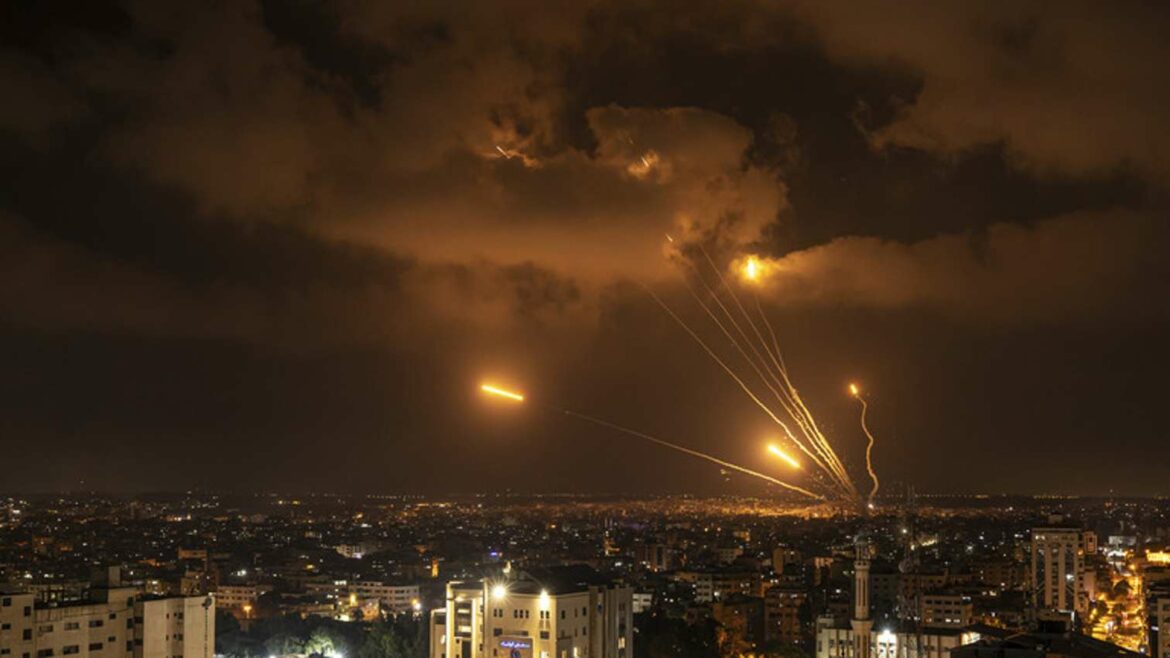 Palestinski militanti kažu da je 100 raketa lansirano na Izrael