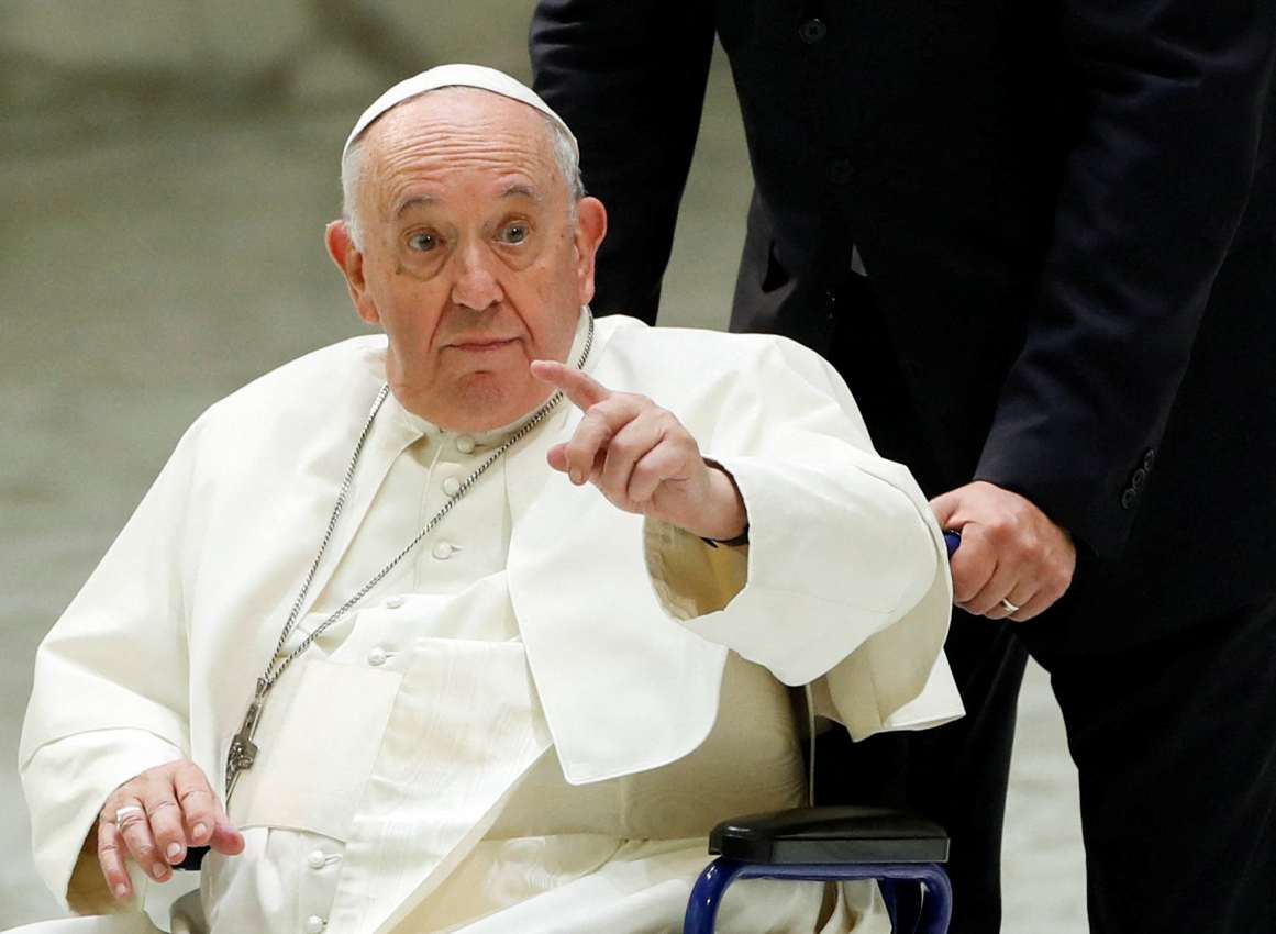 Papa Franja se sreo sa transrodnim osobama