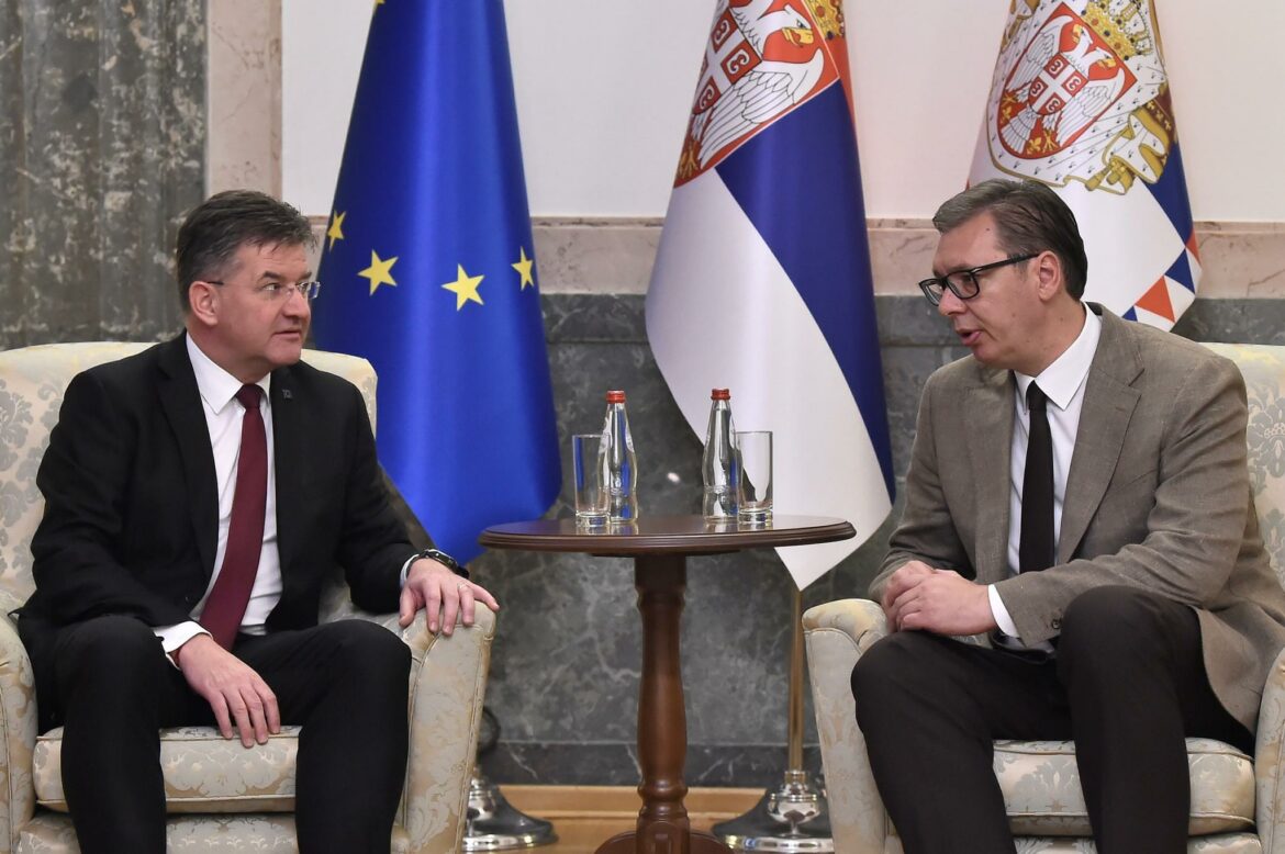 Vučić: Ne laki razgovori sa Lajčakom i Eskobarom, nastavljamo kasnije večeras