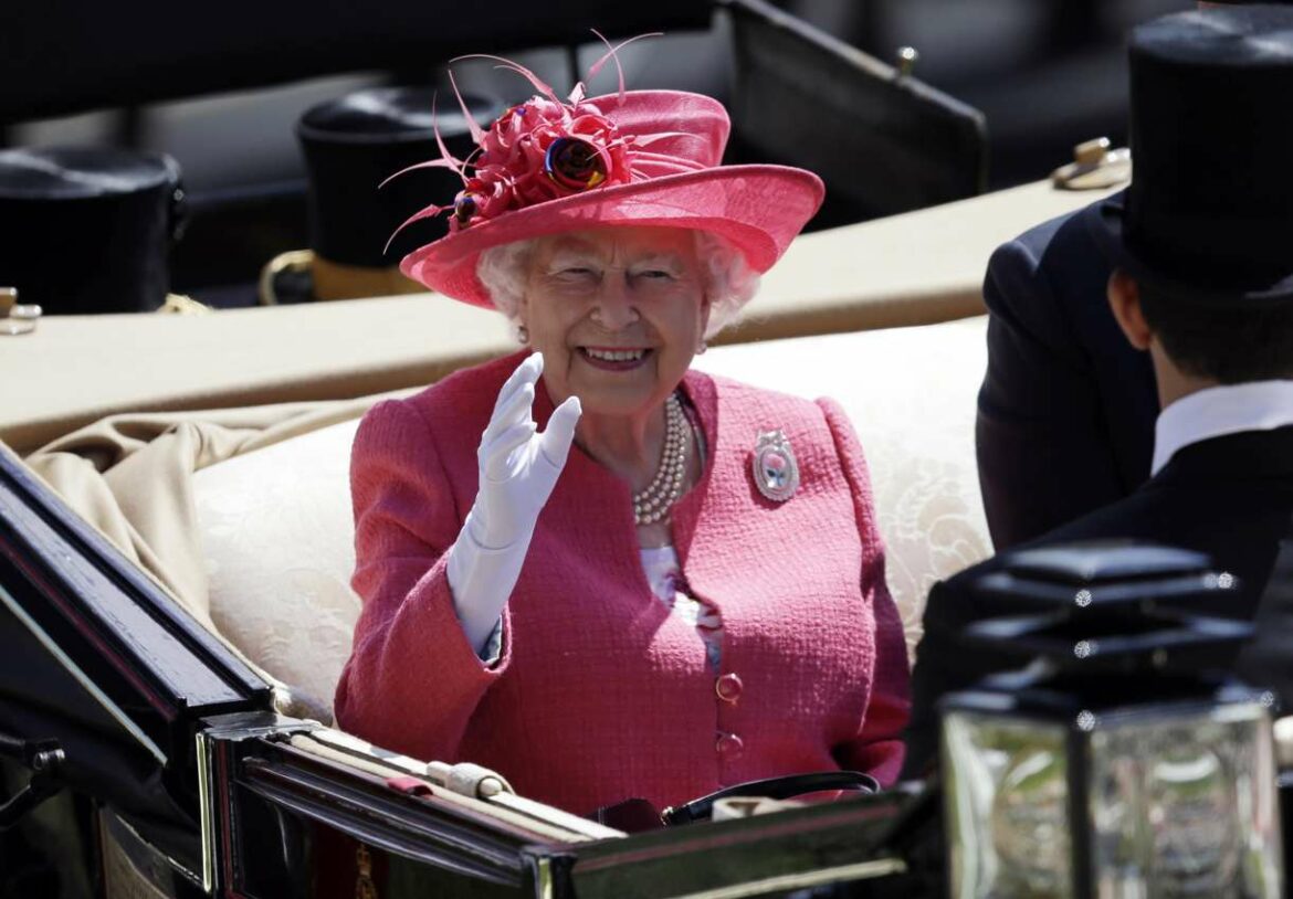 Britanske konjske trke se nastavljaju uz odavanje počasti kraljici