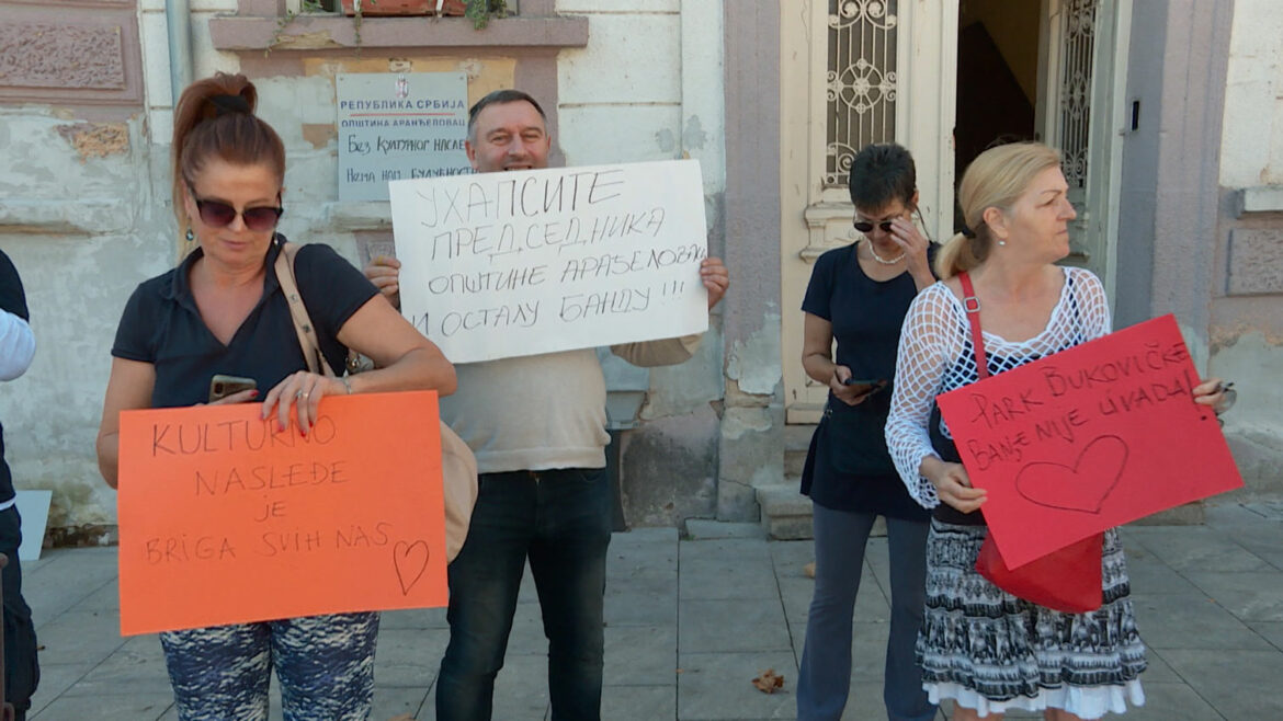 Aranđelovac: Srušen otvoreni bazen pod Arkadama