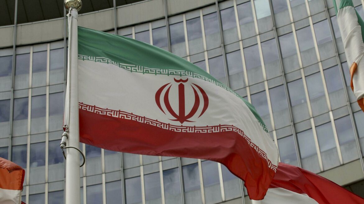 Iranske diplomate u Tirani spalile dokumente pre nego što su napustile zemlju