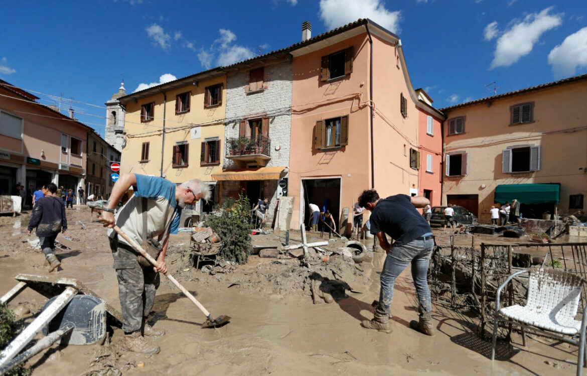 U poplavama u Italiji stradalo deset ljudi