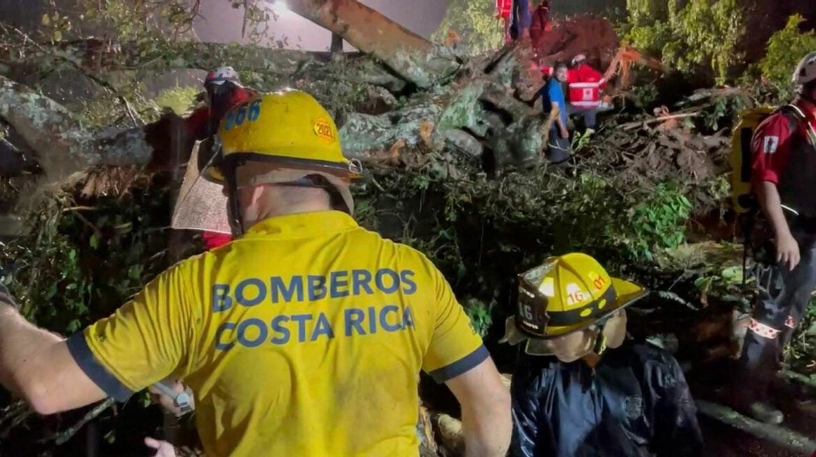 Kostarika: 9 mrtvih, 34 povređena u udesu autobusa