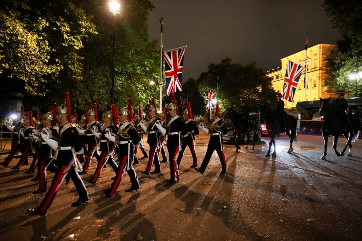 Kovčeg kraljice Elizabete će biti prenet u London