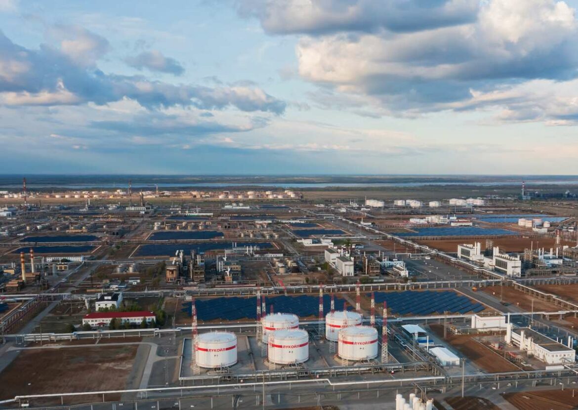 Blumberg: EU odlaže odluku o ograničenju cena ruske nafte