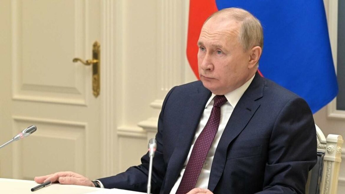 Putin: Zapad spreman da svaku državu „gurne pod autobus“