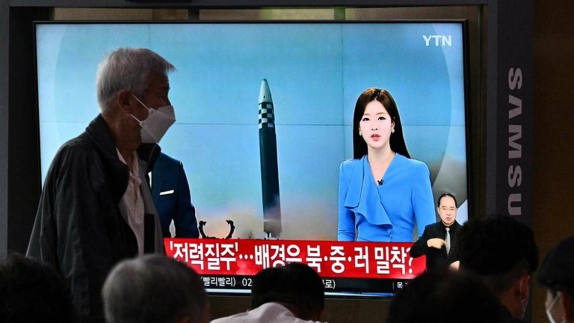 Severna Koreja lansirala je balističku raketu uoči posete američkog potpredsednika Seulu