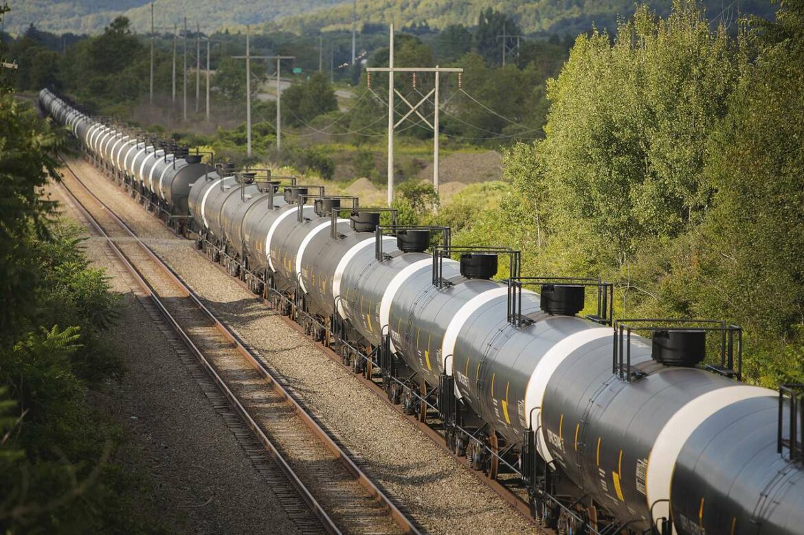 SAD: Nestašica komponente goriva zbog štrajka železnice
