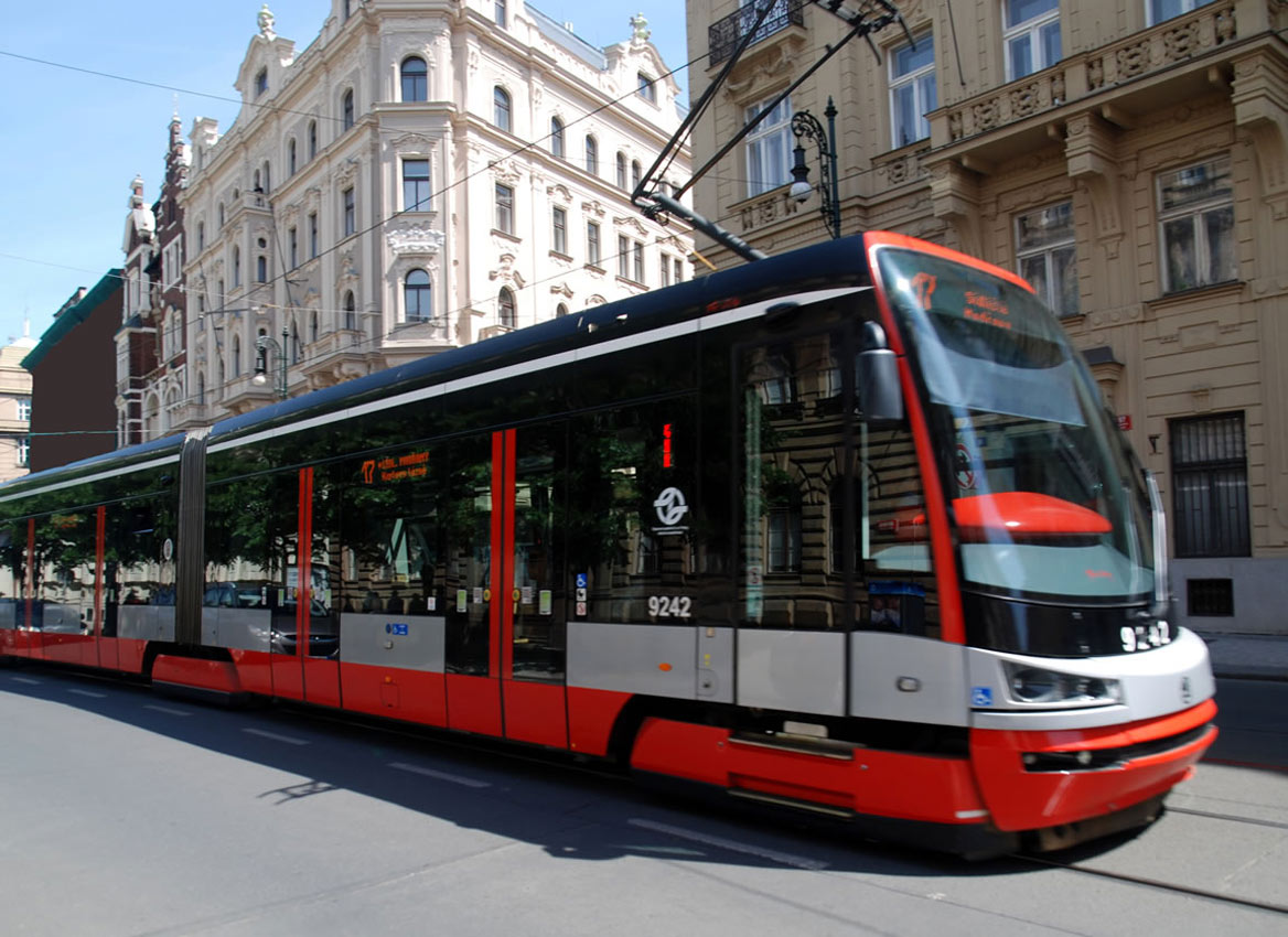 Prag donira Ukrajini 22 tramvaja i autobusa