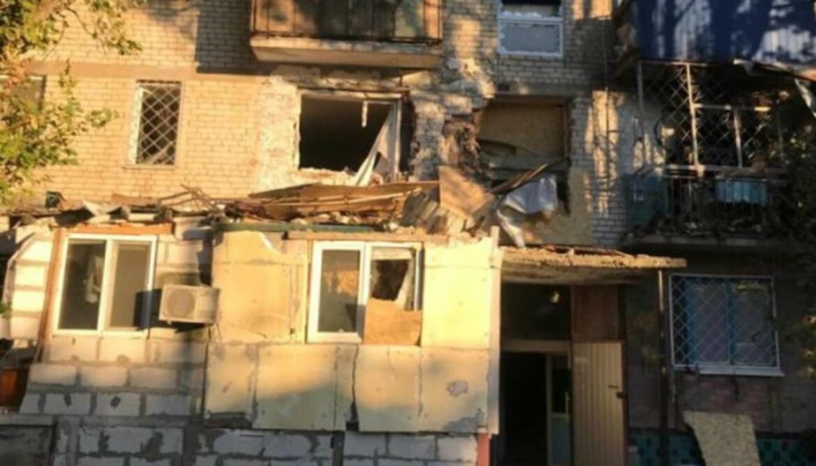 Tri stambena bloka oštećena u granatiranju Mikolajeva