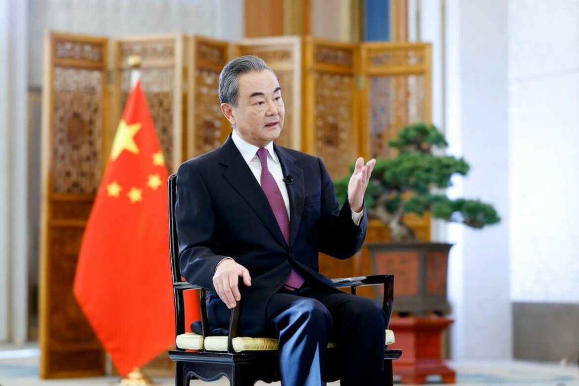 Vang Ji: Kina podržava sve napore koji doprinose mirovnom rešenju