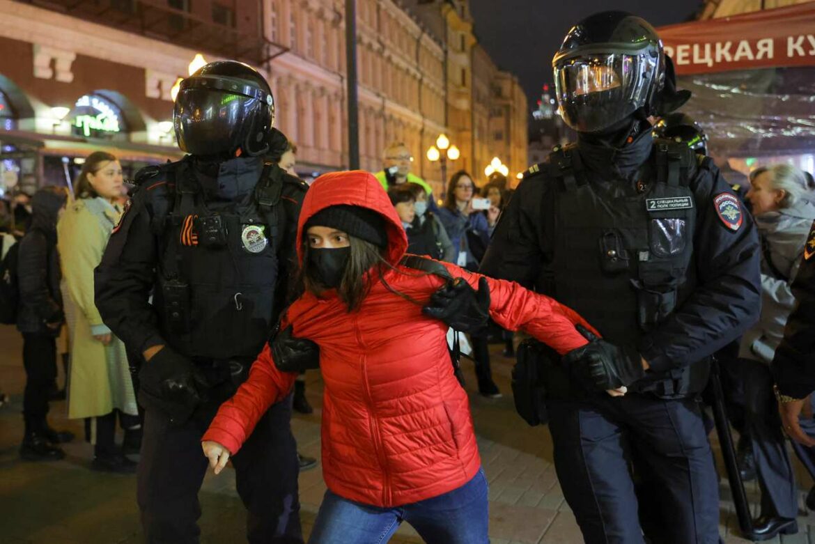 Više od 1.300 privedeno na antimobilizacijskim protestima širom Rusije