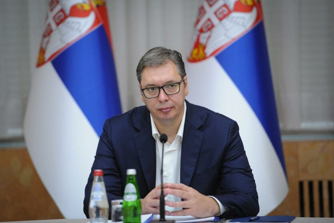 Vučić nakon razgovora s izaslanicima: Svi moraju da se izjasne na koju će stranu