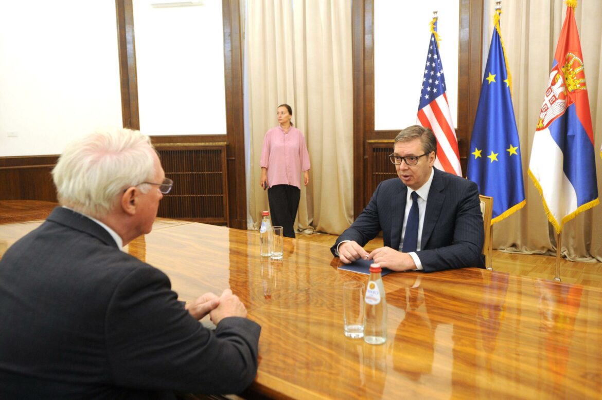 Vučić nakon razgovora s Hilom: Srbija je posvećena jačaju odnosa sa SAD