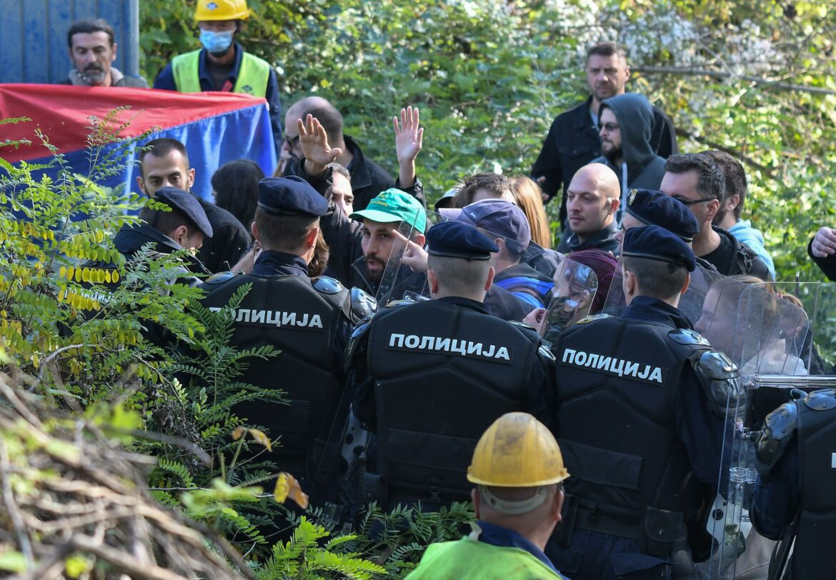 N1: Više od 100 aktivista na protestu na Šodrošu, došlo do koškanja s policijom