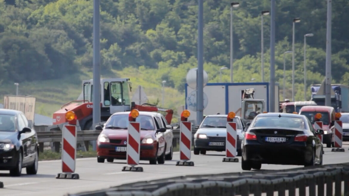 AMSS: Dobri uslovi na putevima, magla u jutarnjim satima, bez dužih zadržavanja na  granici